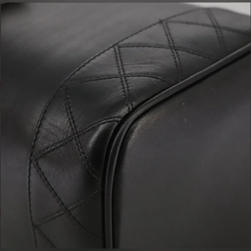 CHANEL CC Logo Grained Calfskin Cosmetics Vanity Hand Bag - Picture 9 of 16